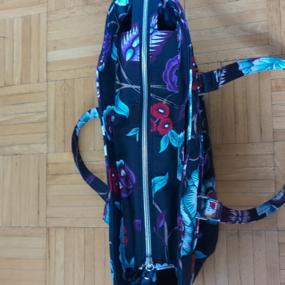 Vera Bradley Tote - Picture 4 of 7